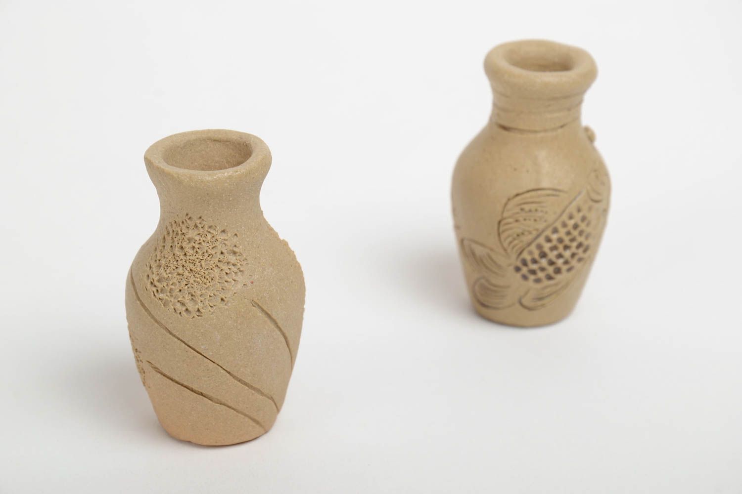 Figurines en terre cuite deux cruches décoratives miniatures faites main photo 4