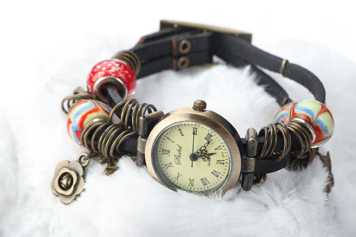 Handmade Armbanduhr aus Leder für Frauen  foto 1