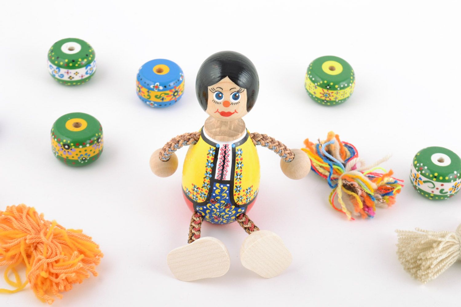 Handmade Spielzeug aus Holz für Kinder mit Ökofarben bemalt foto 1