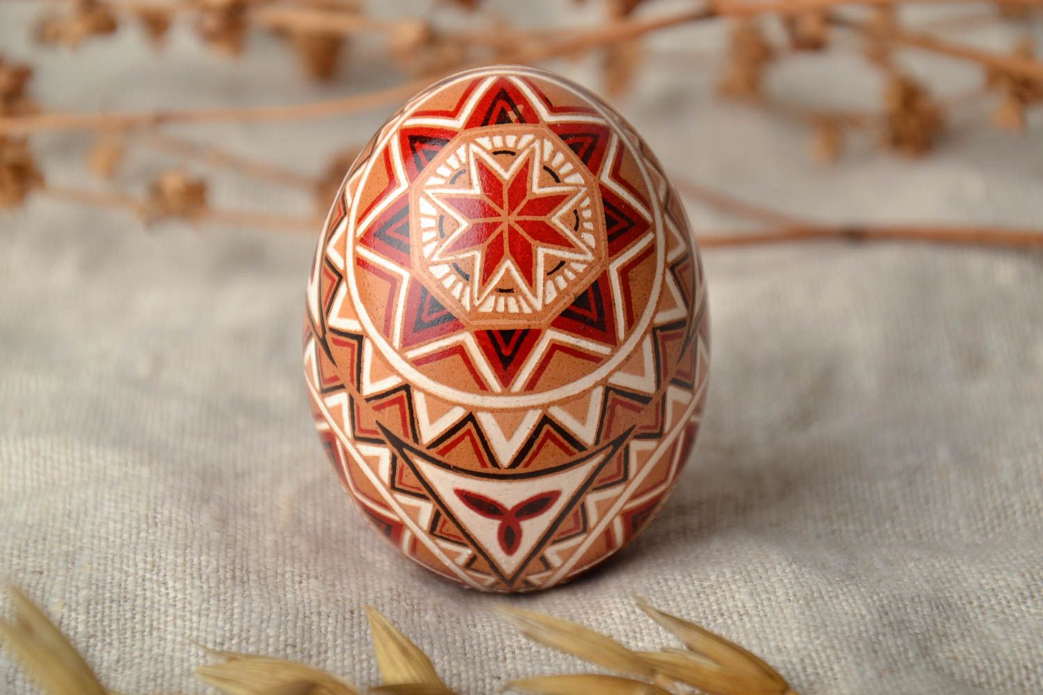 Oeuf de Pâques peint fait main ornementé original décoratif style ethnique photo 1