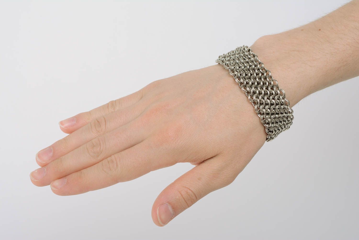Originelles breites Armband aus Metall in Kettenflechten Technik Handarbeit foto 5