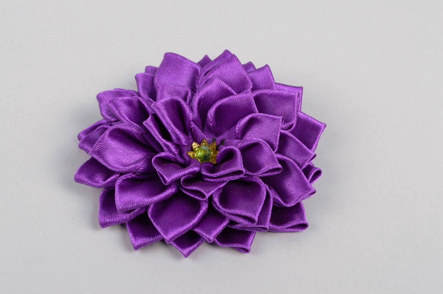 Фиолетовая заколка ручной работы заколка с цветком аксессуар для волос фото 2
