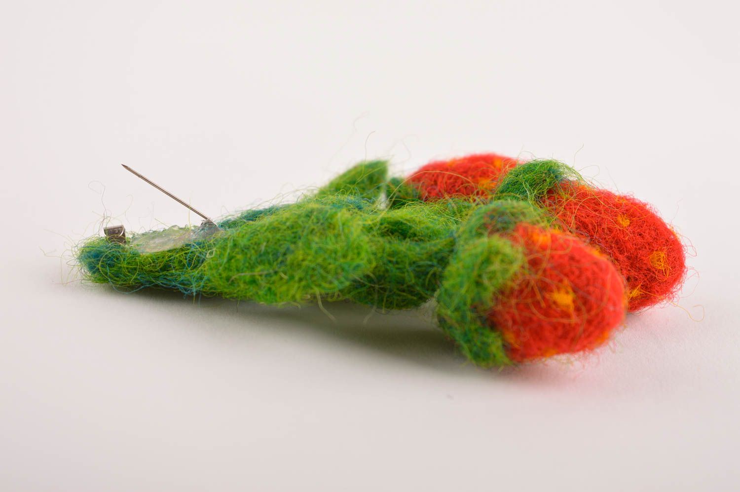 Broche hecho a mano de lana  accesorio de moda regalo para amiga Fresas foto 5