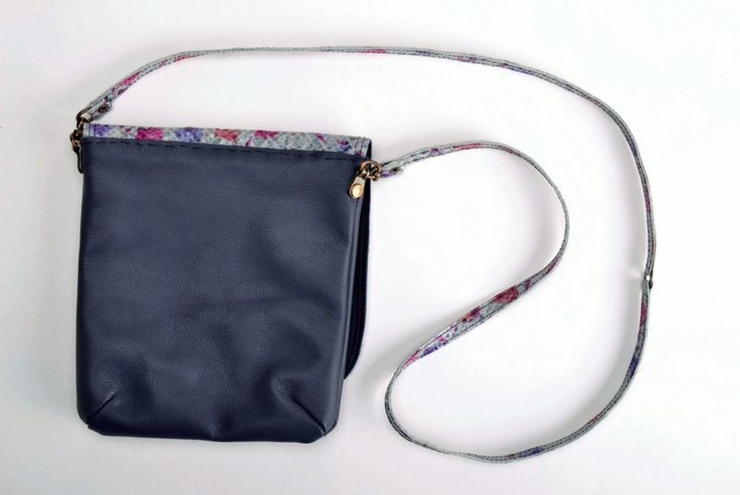 Leather shoulder bag with floral print photo 5