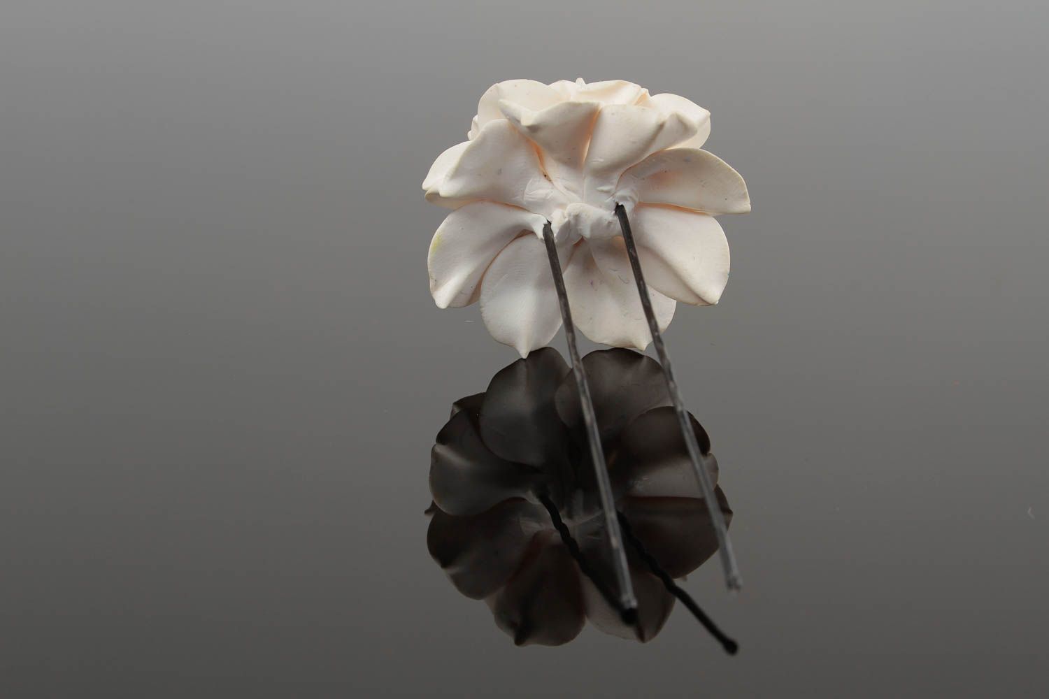Blume Haarnadel handgemachter Schmuck Haar Accessoire aus Polymer weiß foto 5