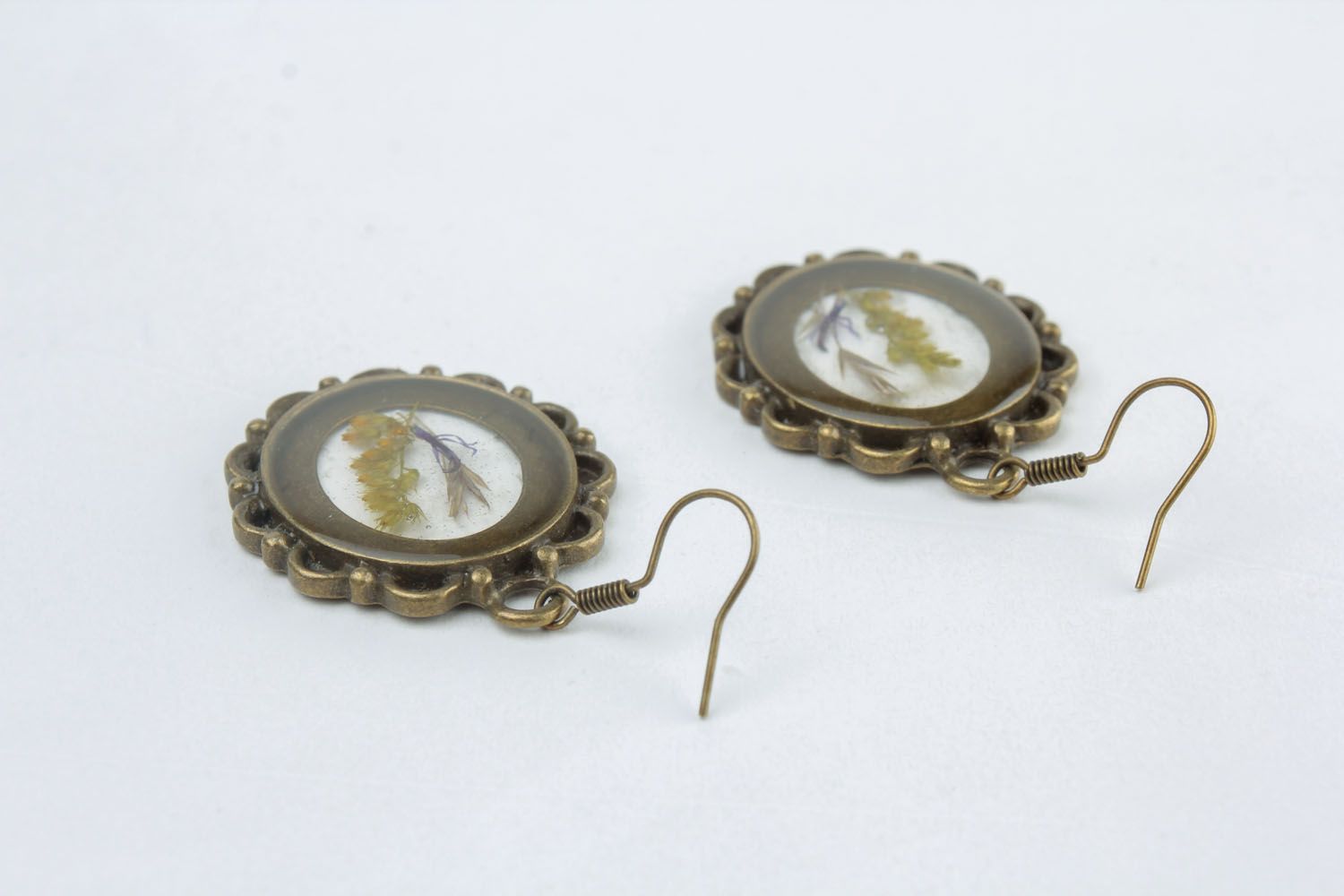 Vintage earrings with dry flowers photo 4