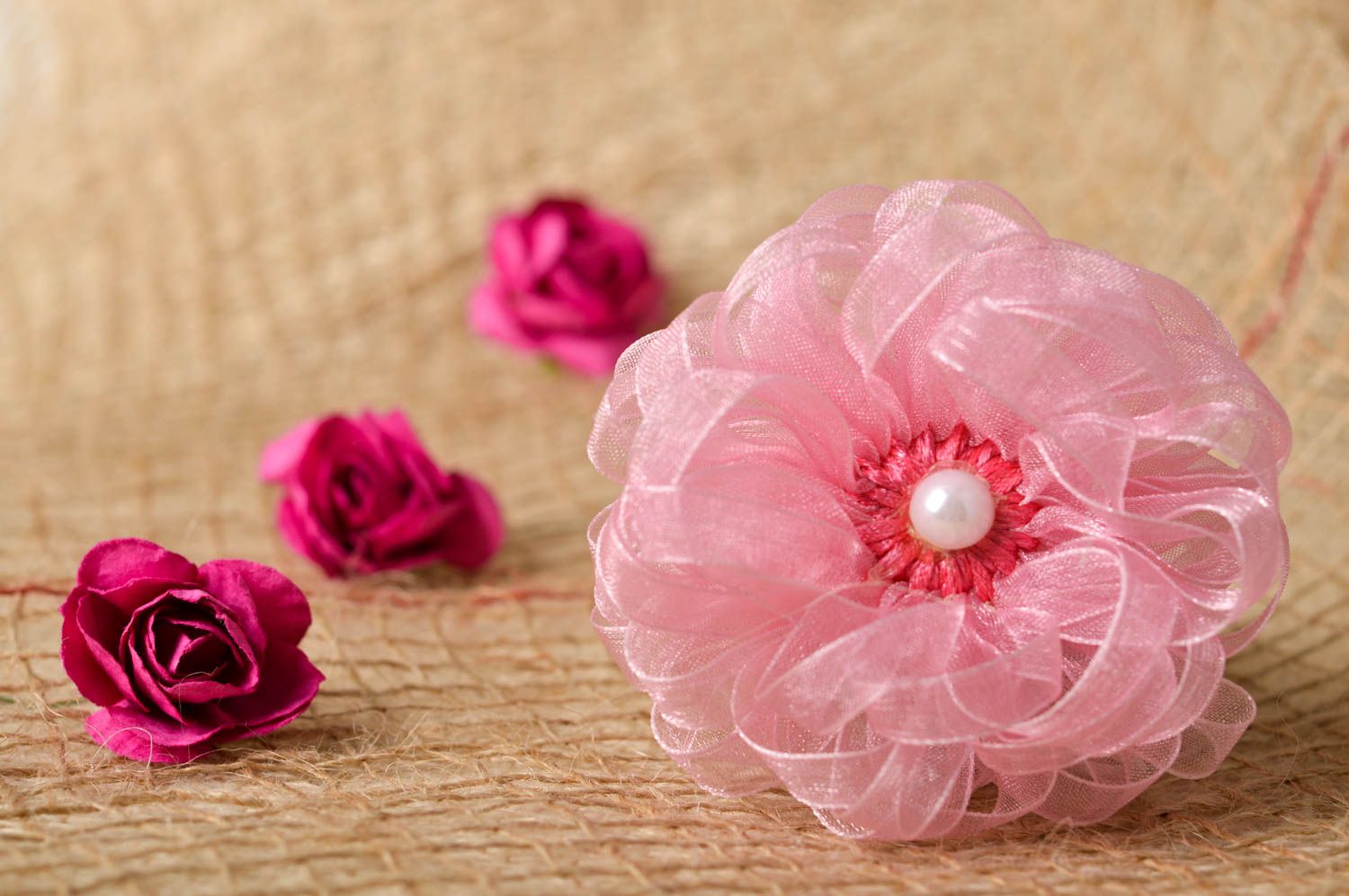 Резинка с цветком украшение ручной работы розовое нежная резинка для волос фото 1