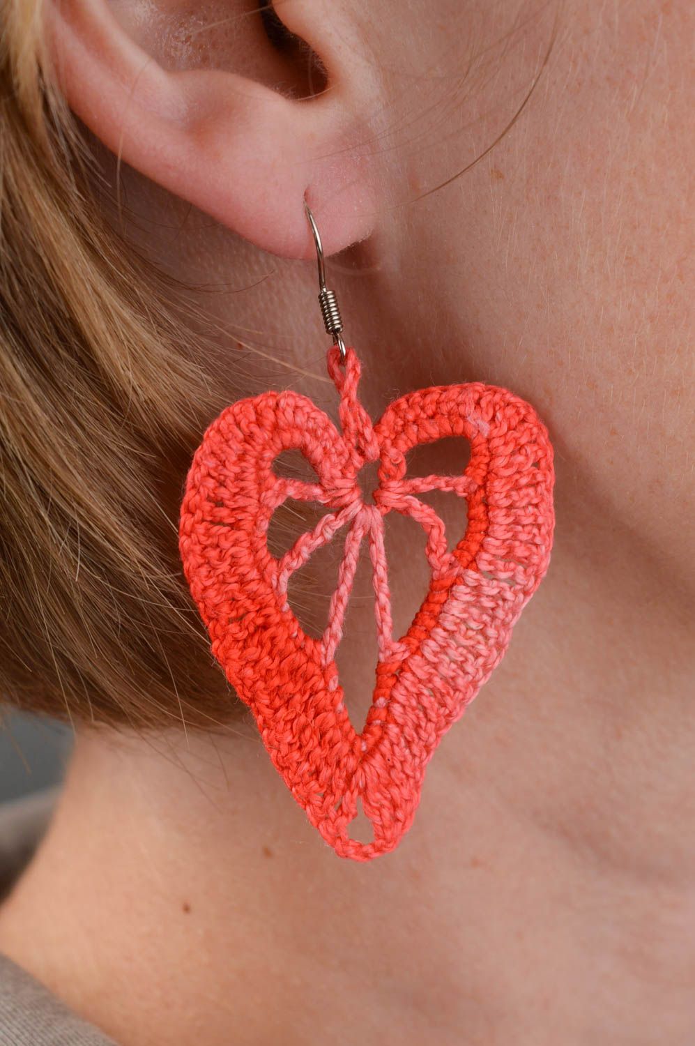 Pendientes a crochet rojos hechos a mano bisutería tejida  accesorio para mujer  foto 1
