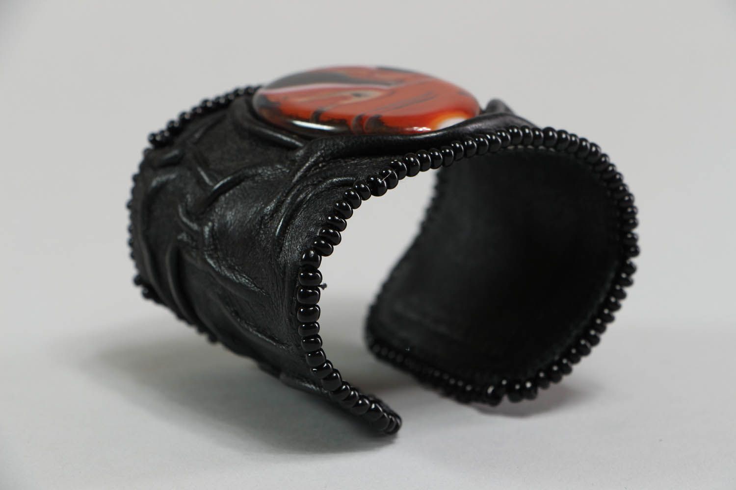 Bracciale in pelle fatto a mano accessorio originale braccialetto da donna
 foto 3