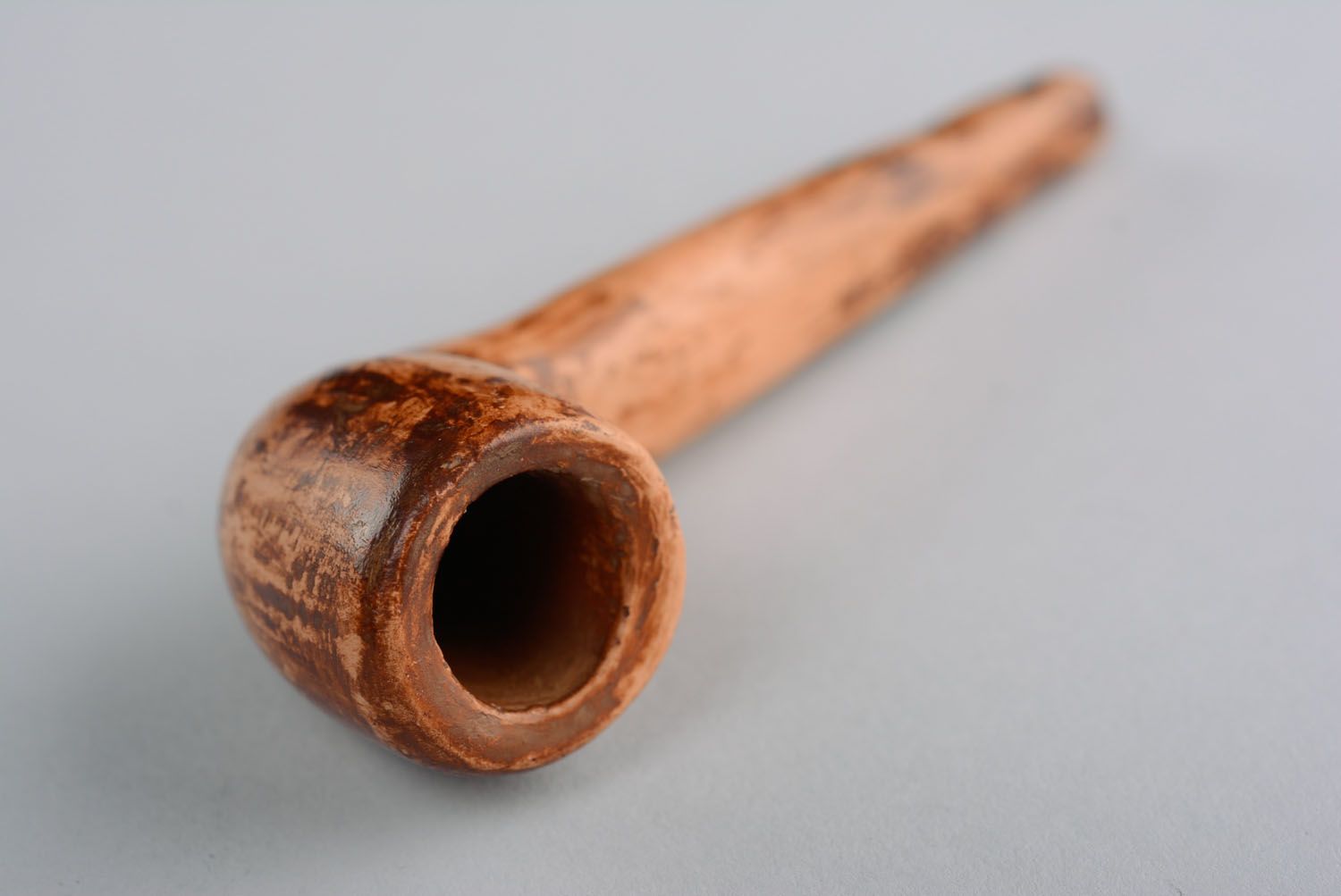 Clay smoking pipe photo 5
