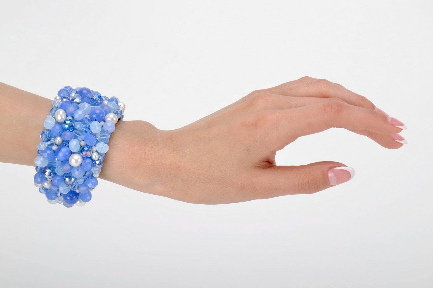 Bracelet en cristaux bleus et perles fait main original photo 1