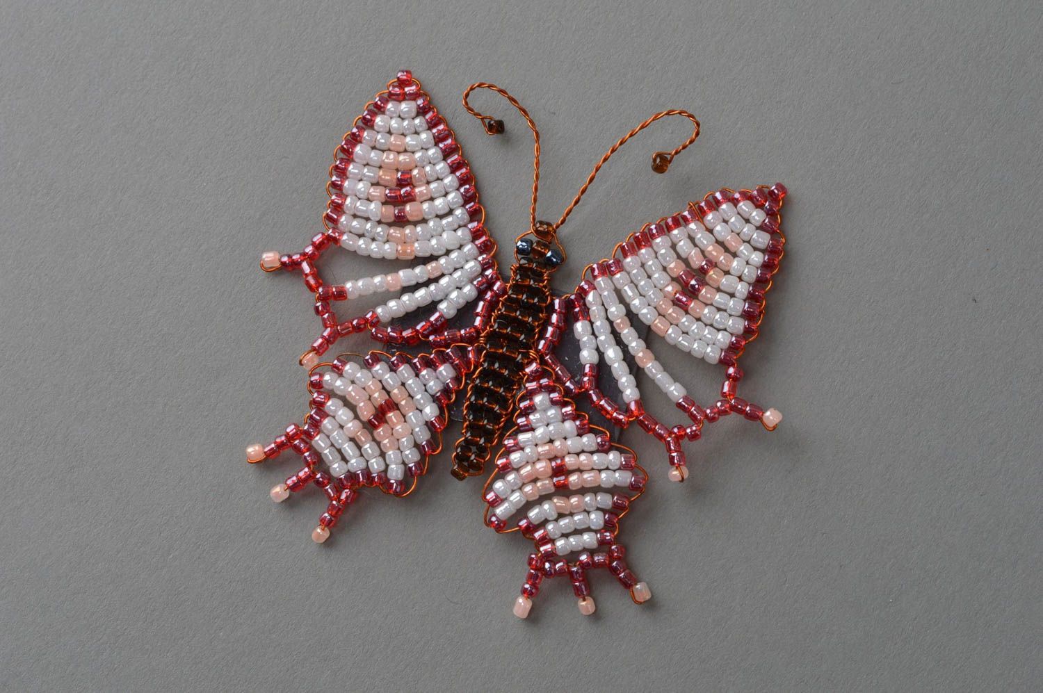 Petit magnet papillon bordeaux blanc fait main jolie décoration pour frigo photo 2