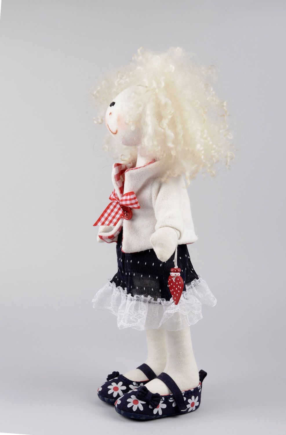 Кукла ручной работы тряпичная кукла белая необычная кукла из ткани дизайнерская фото 2