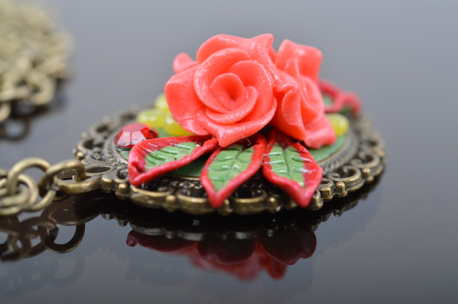 Handmade plastic flower pendant with metal chain photo 3