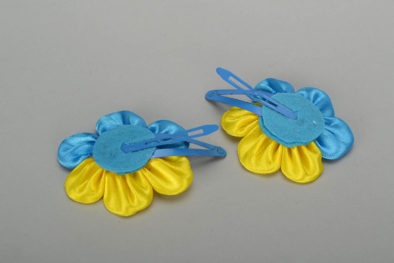 Hair clip with flowers photo 4