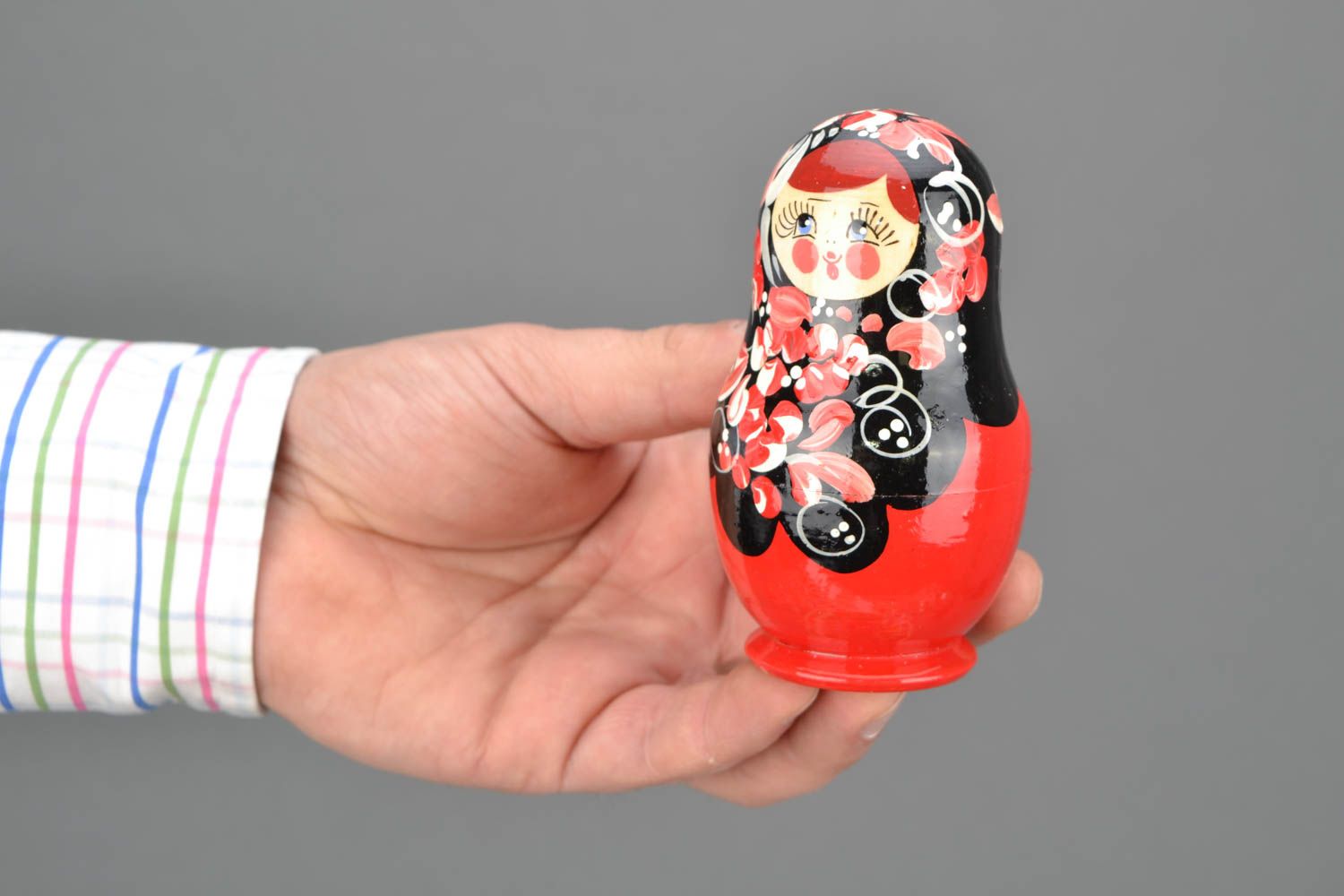 Wooden nesting doll with Petrikov painting photo 2