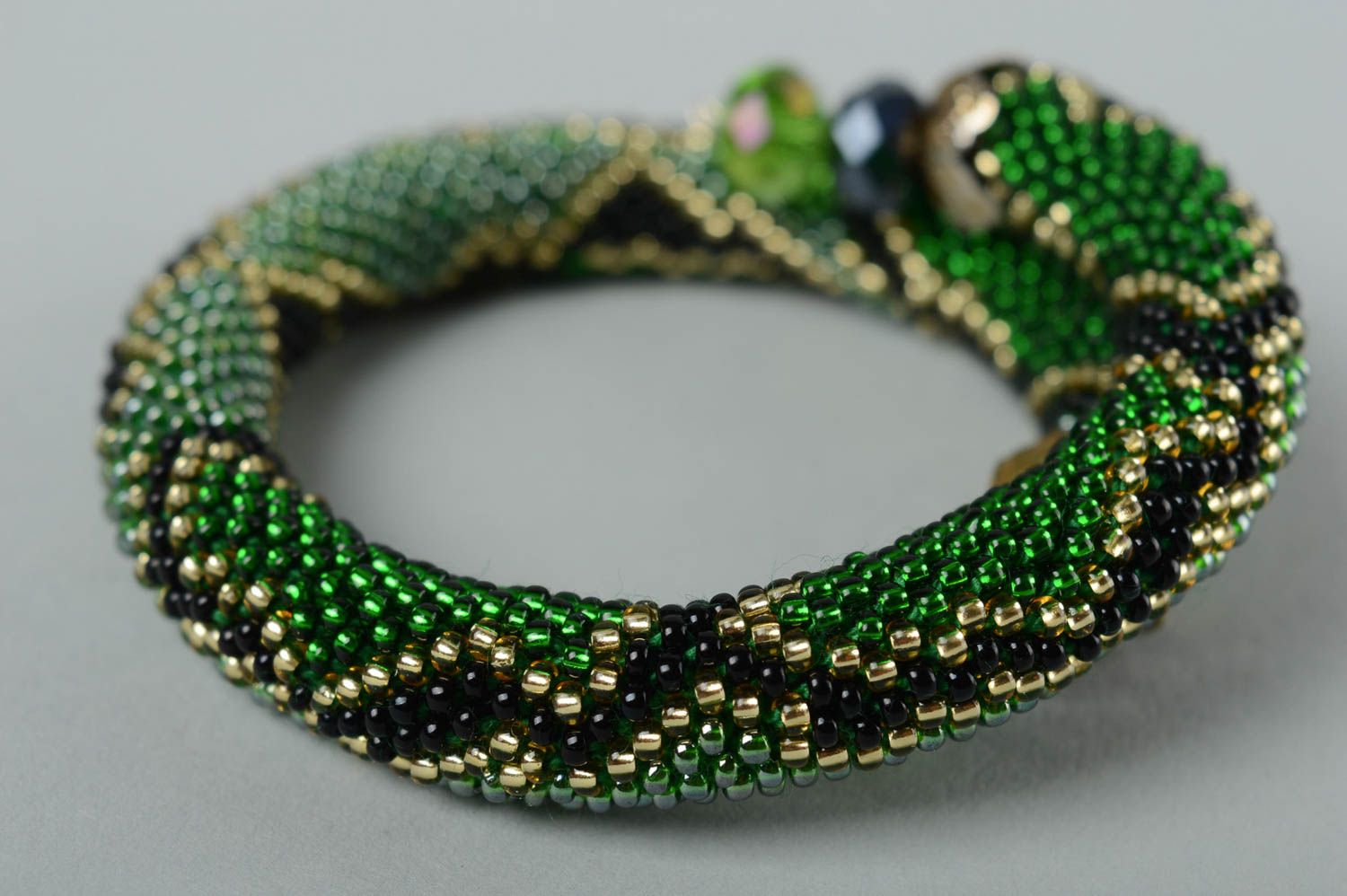 Bracelet spirale Bijou fait main perles de rocaille vert serpent Cadeau femme photo 5