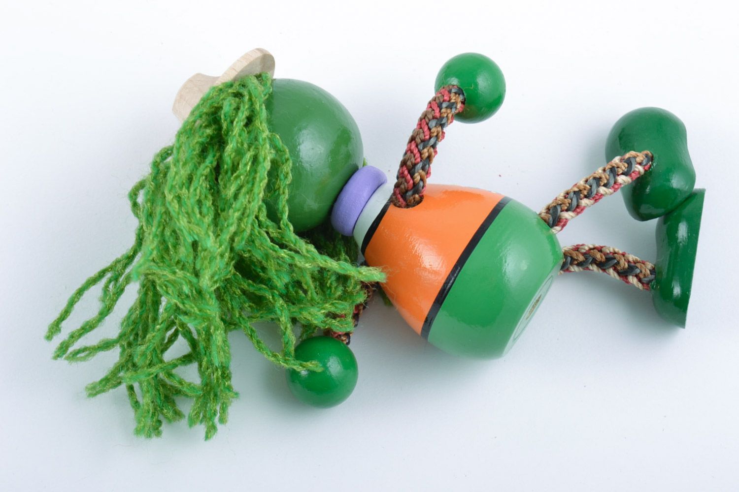 Cadeau pour enfant jouet vert en bois fait main peint et verni décoration photo 4
