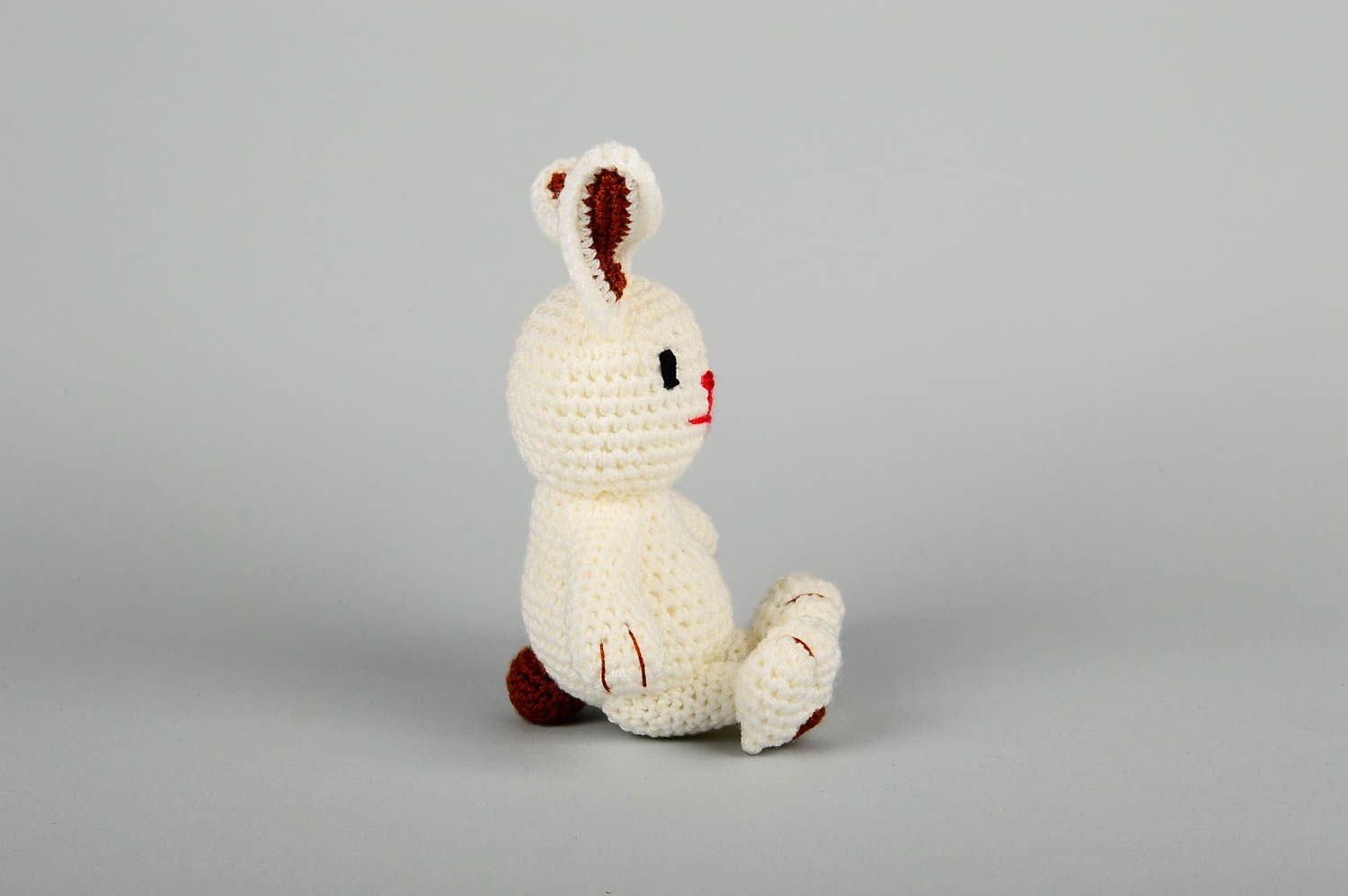 Jouet lapin blanc fait main Peluche tricot coton au crochet Déco chambre photo 3