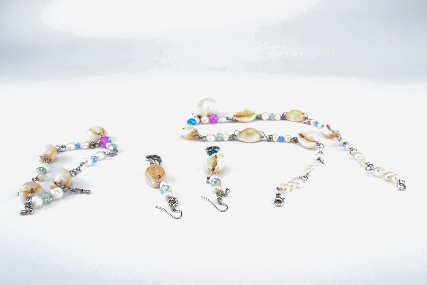 Set of pearl jewelry photo 2