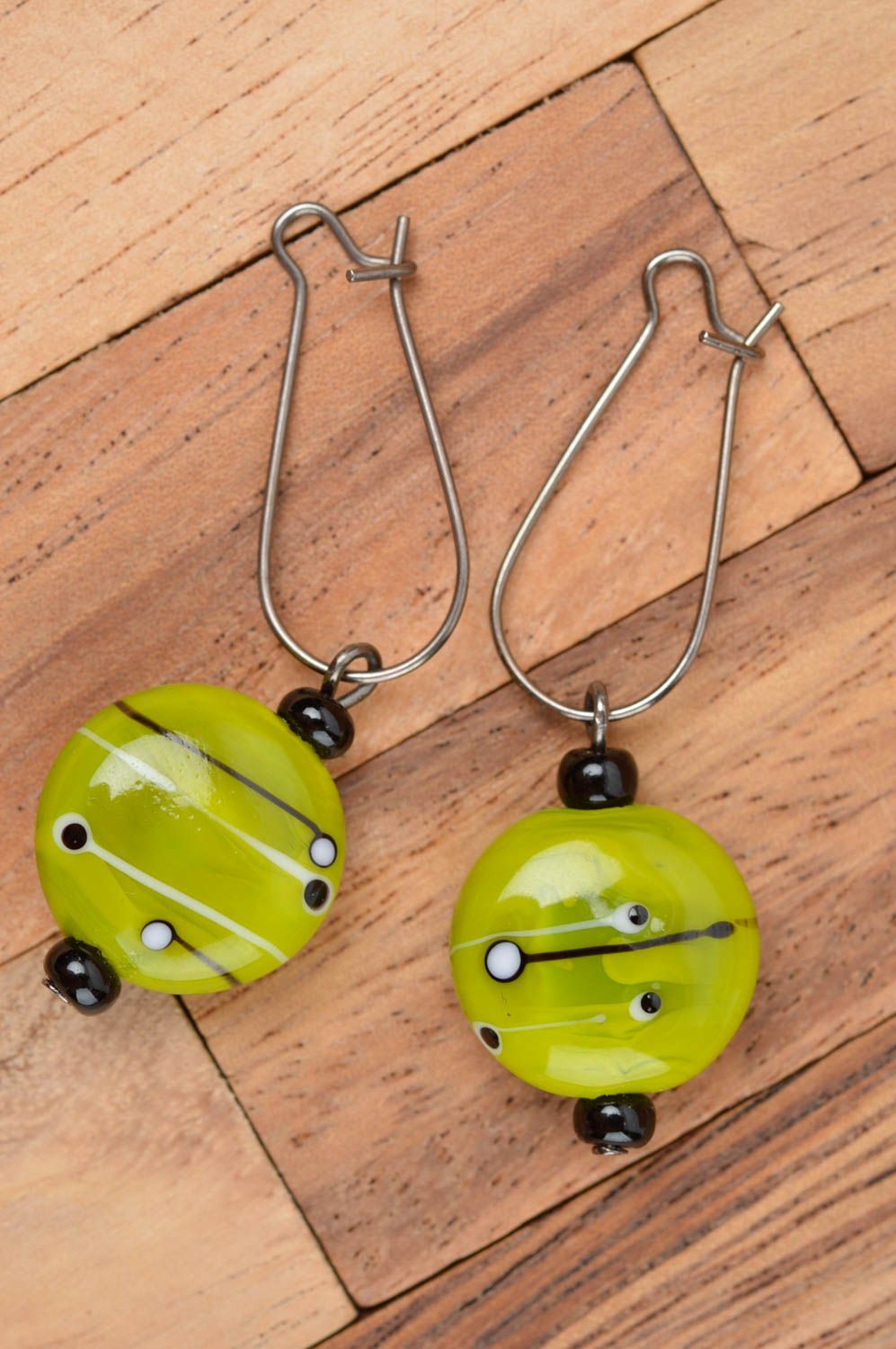Boucles d'oreilles en verre Bijou fait main vert lampwork Cadeau pour femme photo 3