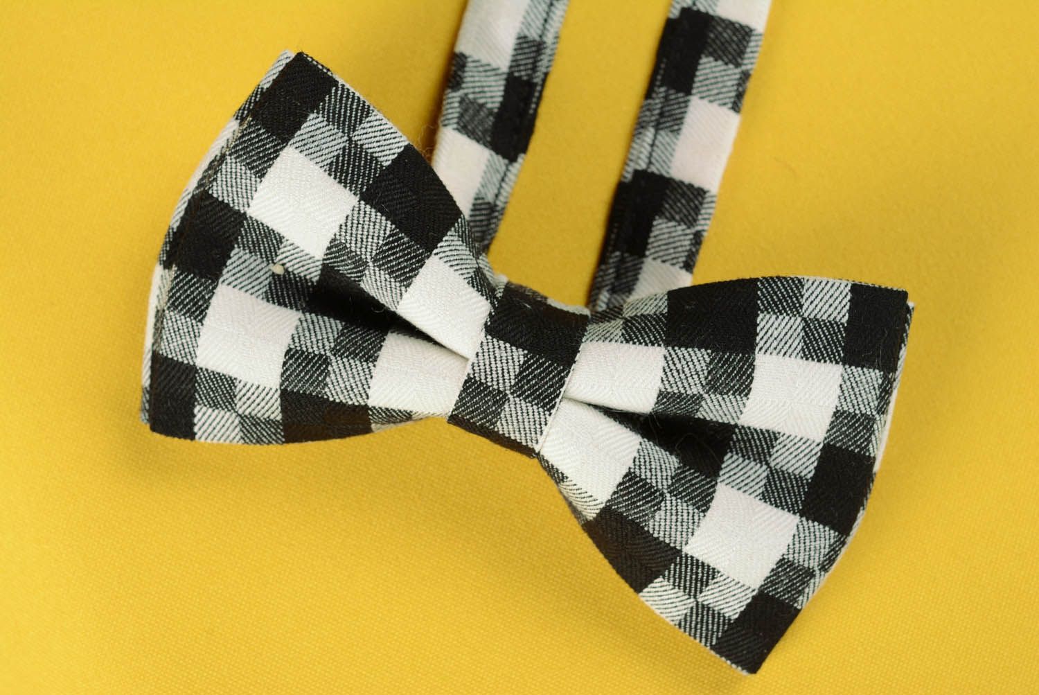 Checkered bow tie in black and white colors photo 3