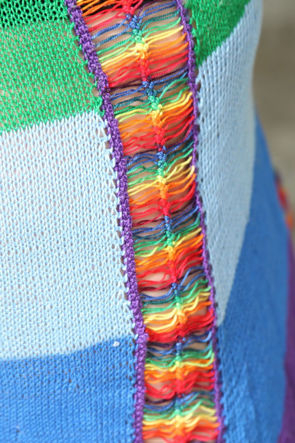 Vestido de verão tricotado com agulhas e gancho foto 6