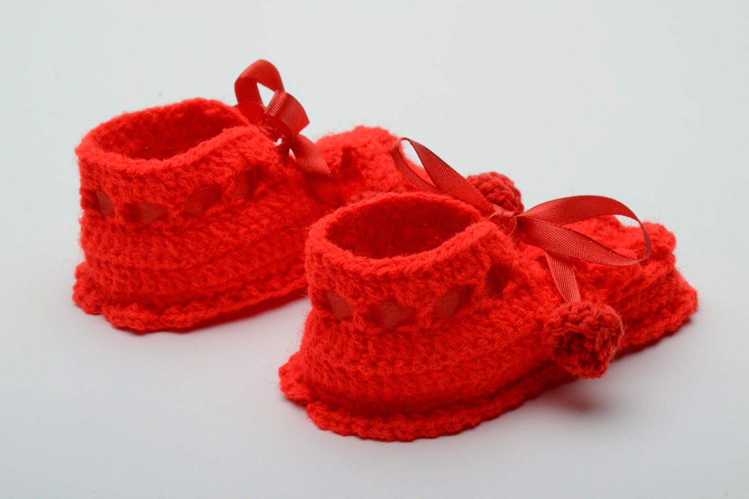 Handmade red crochet acrylic and cotton baby booties  photo 3