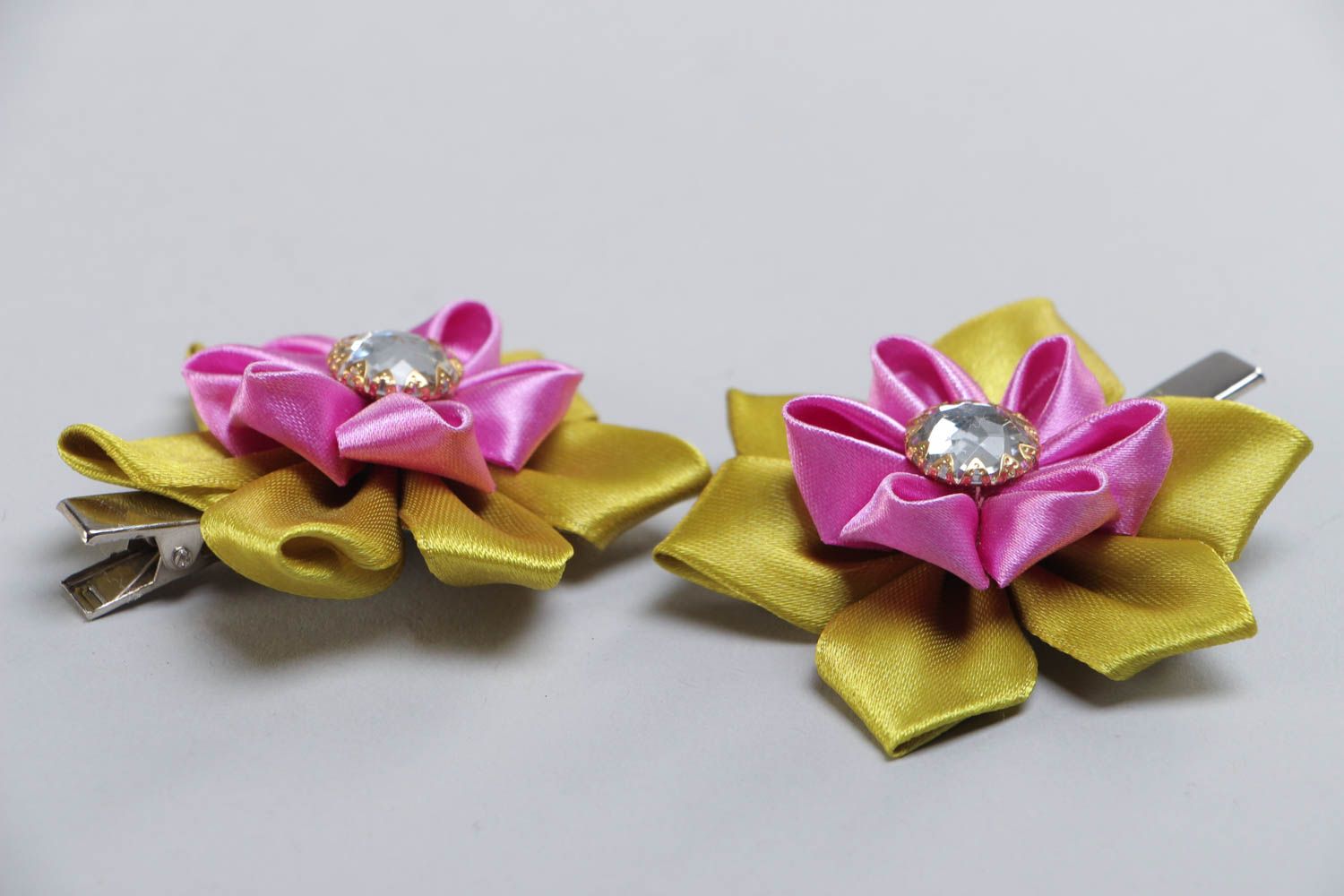 Set of handmade festive hair clips with satin ribbon kanzashi flowers 2 items photo 3