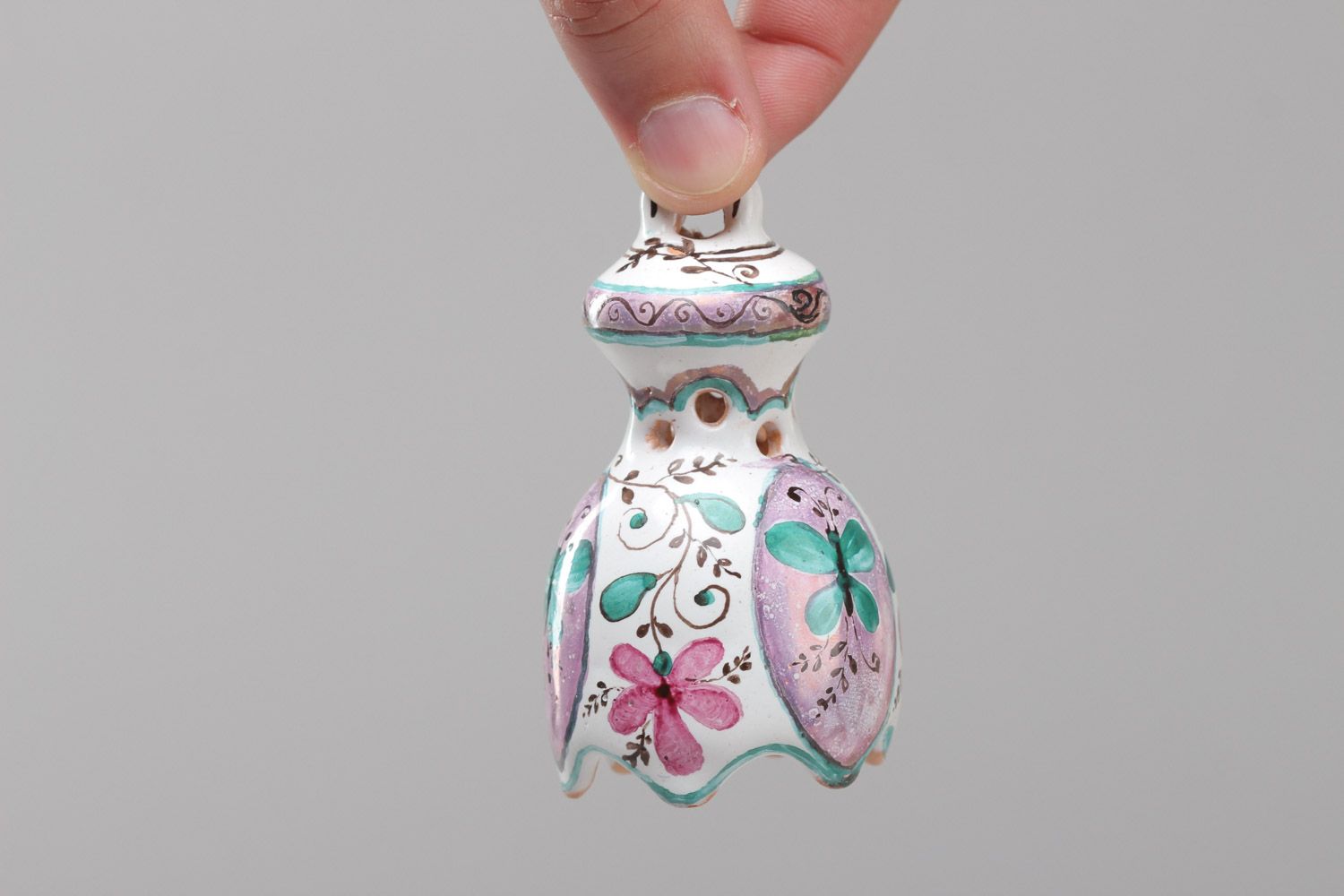 Campana decorativa de cerámica cubierta con esmalte hecha a mano con mariposa foto 5