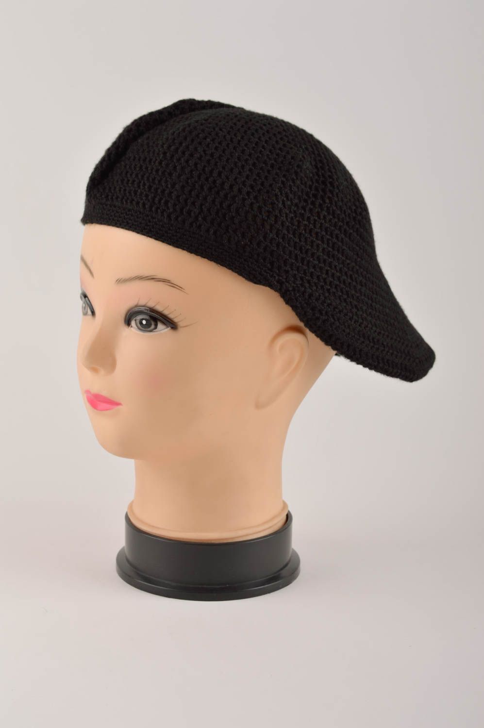 Вязаная кепка ручной работы вязаная шапка черная стильная зимняя шапка фото 5