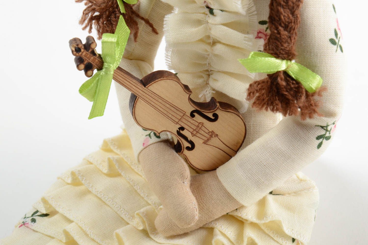 Авторская тканевая кукла из хлопка мягкая игрушка ручной работы Скрипачка фото 5