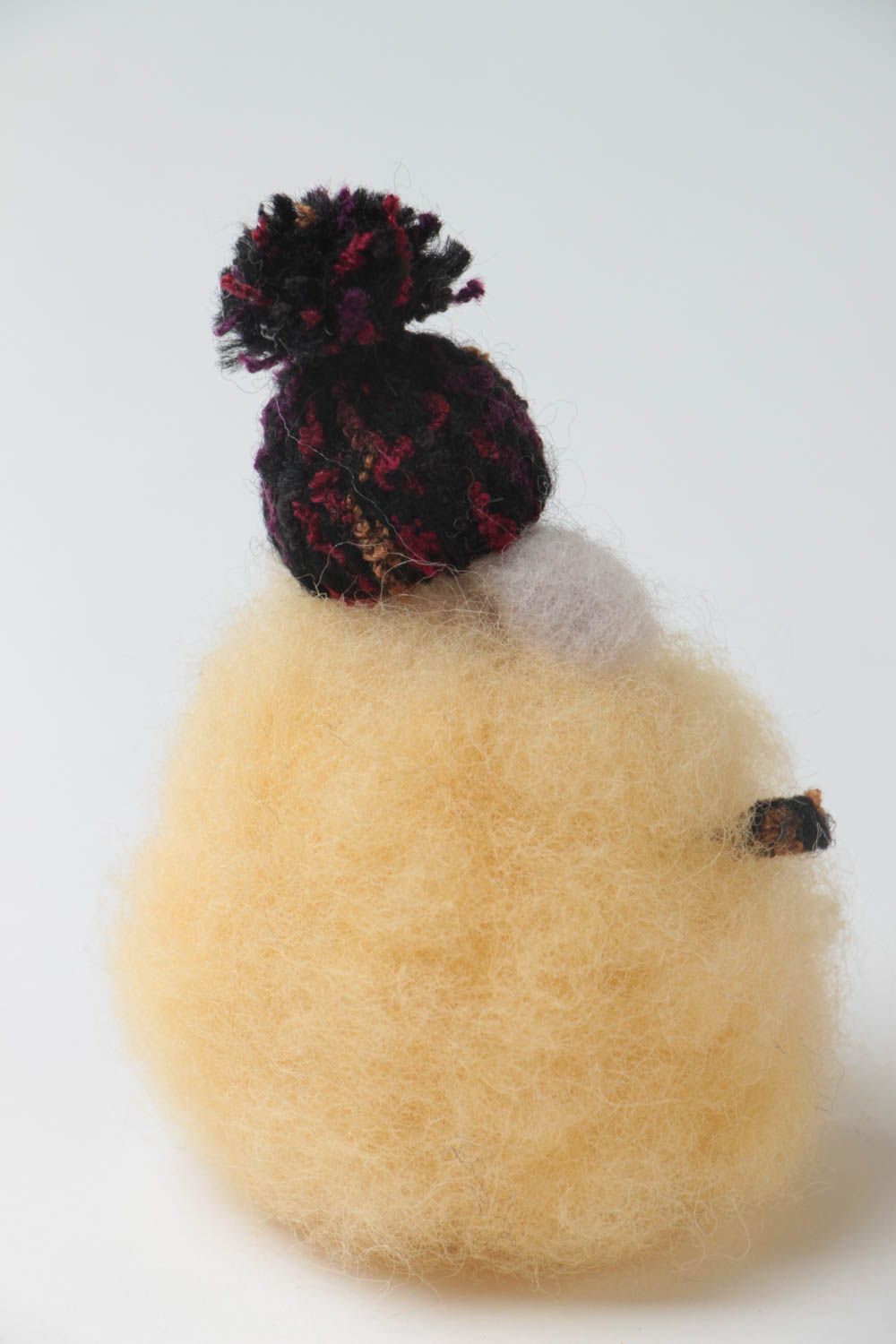 Handmade Kuscheltier aus Wolle Schaf mit Mütze Walken Technik Designer Stofftier foto 4