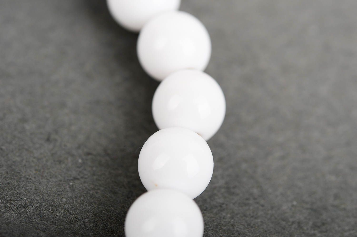 Handmade accessories beautiful white bracelet with beads beaded jewelry  photo 5