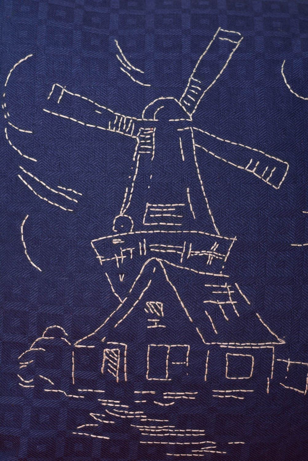 Funda de almohada de tela natural de satén azul bordada a mano artesanal foto 3