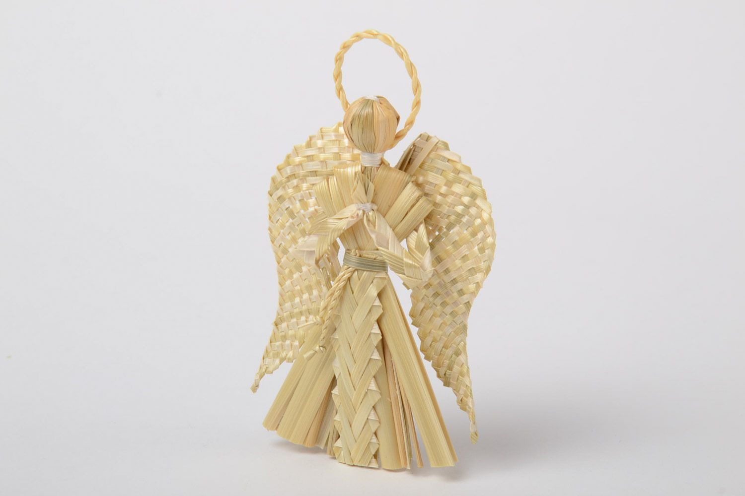 Интерьерная подвеска плетеная из соломы ручной работы Ангел-хранитель на стену фото 2