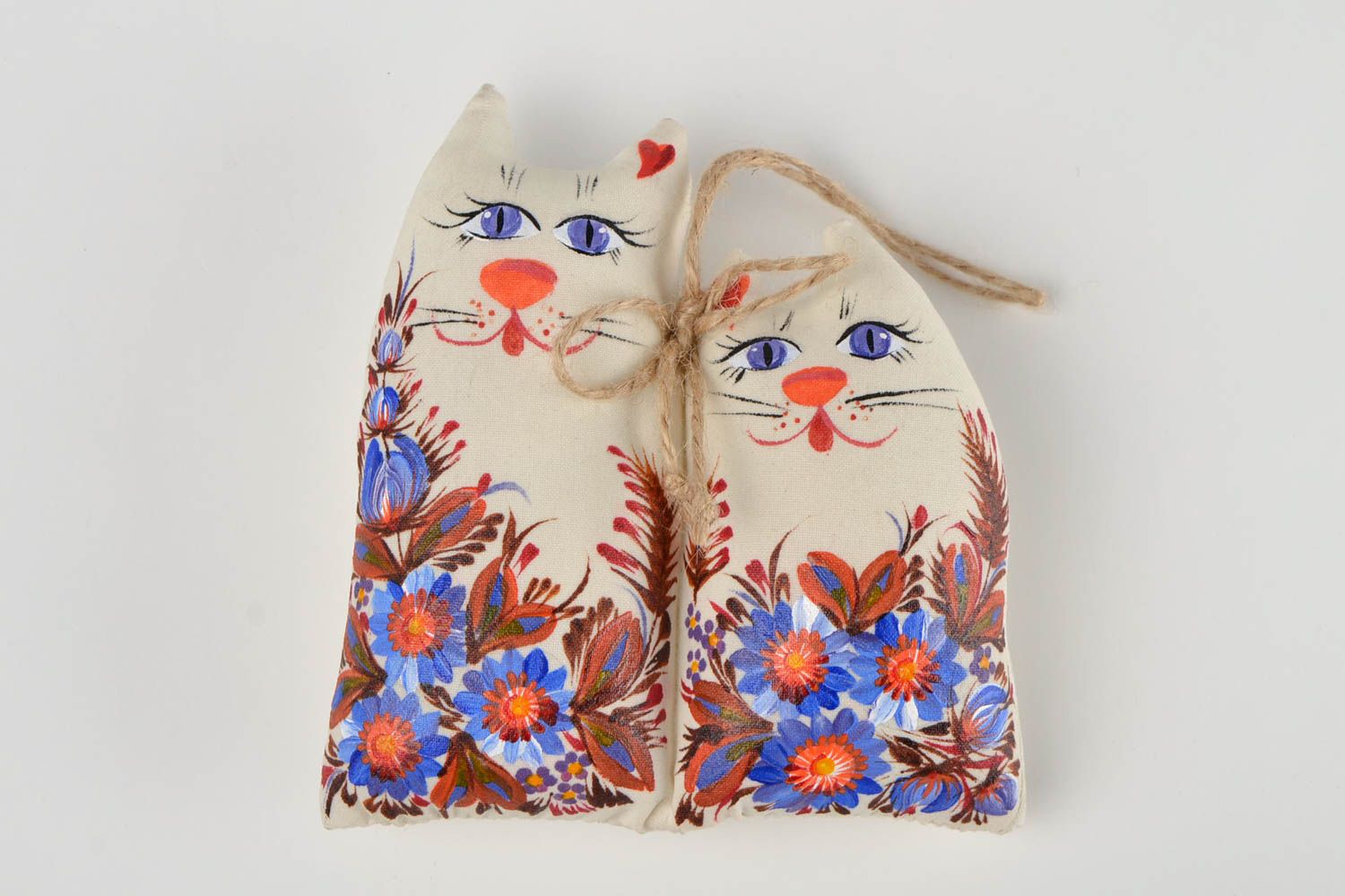 Peluches chats en coton Jouets faits main peints Décoration à suspendre photo 1