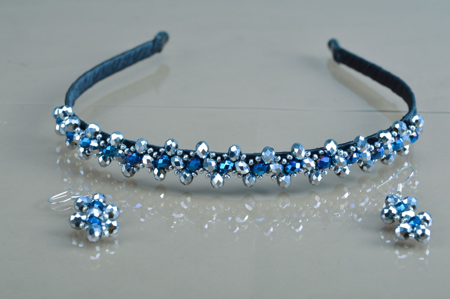 Beautiful women's handmade jewelry set woven of beads and hematite 2 items earrings and headband photo 2