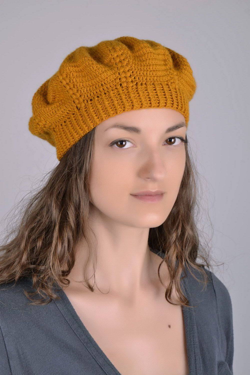 Mustard knitted beret photo 2