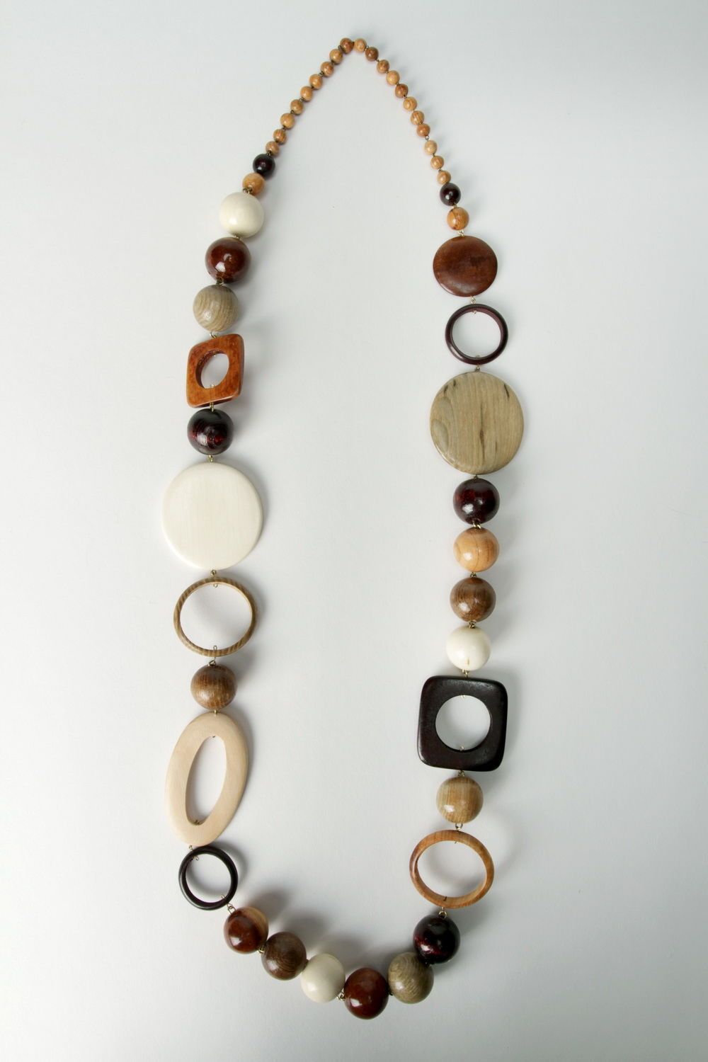 Collier fait main en perles de bois Monde géométrique  photo 2