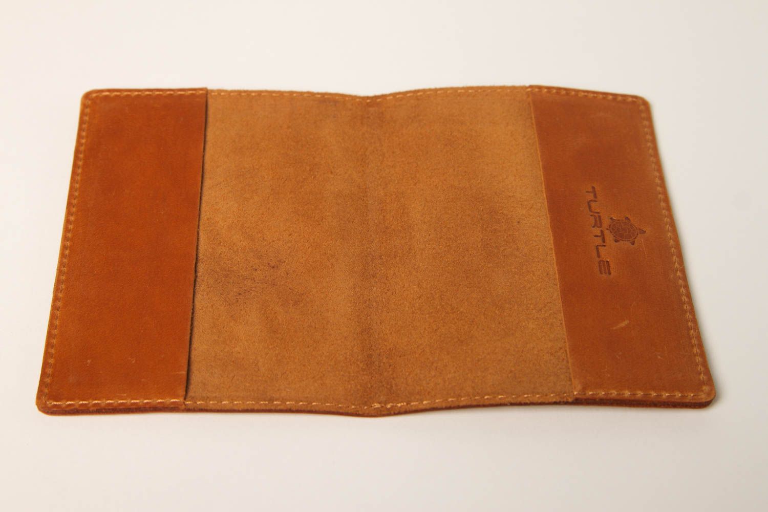 Коричневый кожаный аксессуар хенд мейд обложка на паспорт необычный подарок фото 5