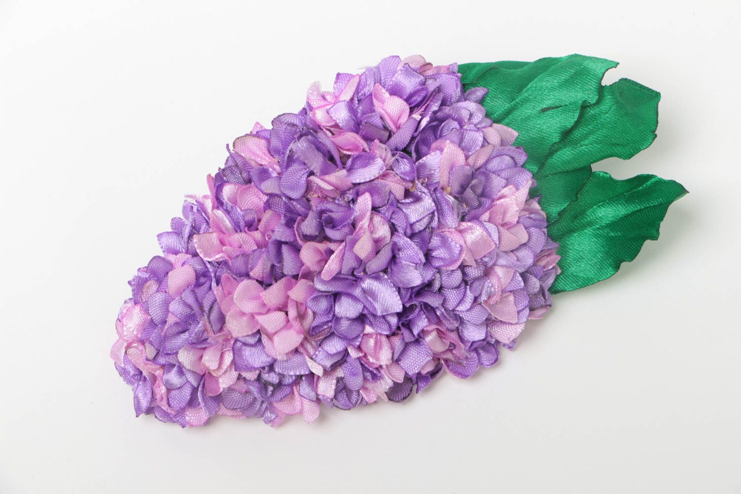 Blume Haarspange aus Atlas Flieder handgeschaffen künstlerisch modisch handmade foto 2