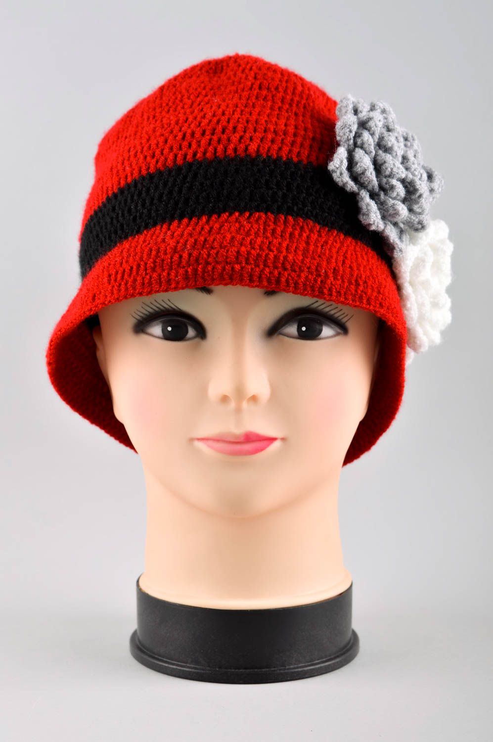 Bonnet rouge fait main Cloche chapeau tricoté fleurs Vêtement pour enfant  photo 2