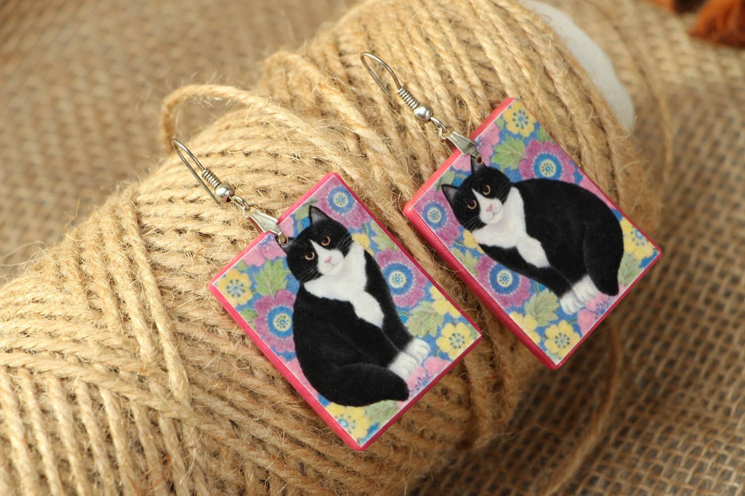 Earrings with the image of kittens photo 3
