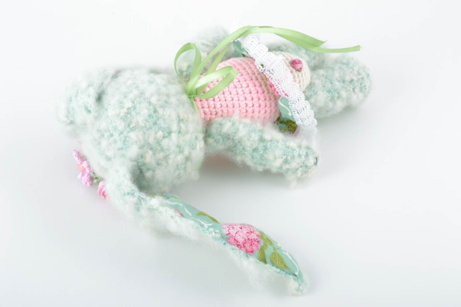 Peluche lapine tricotée avec courrone à fleurs faite main petite cadeau enfant photo 5