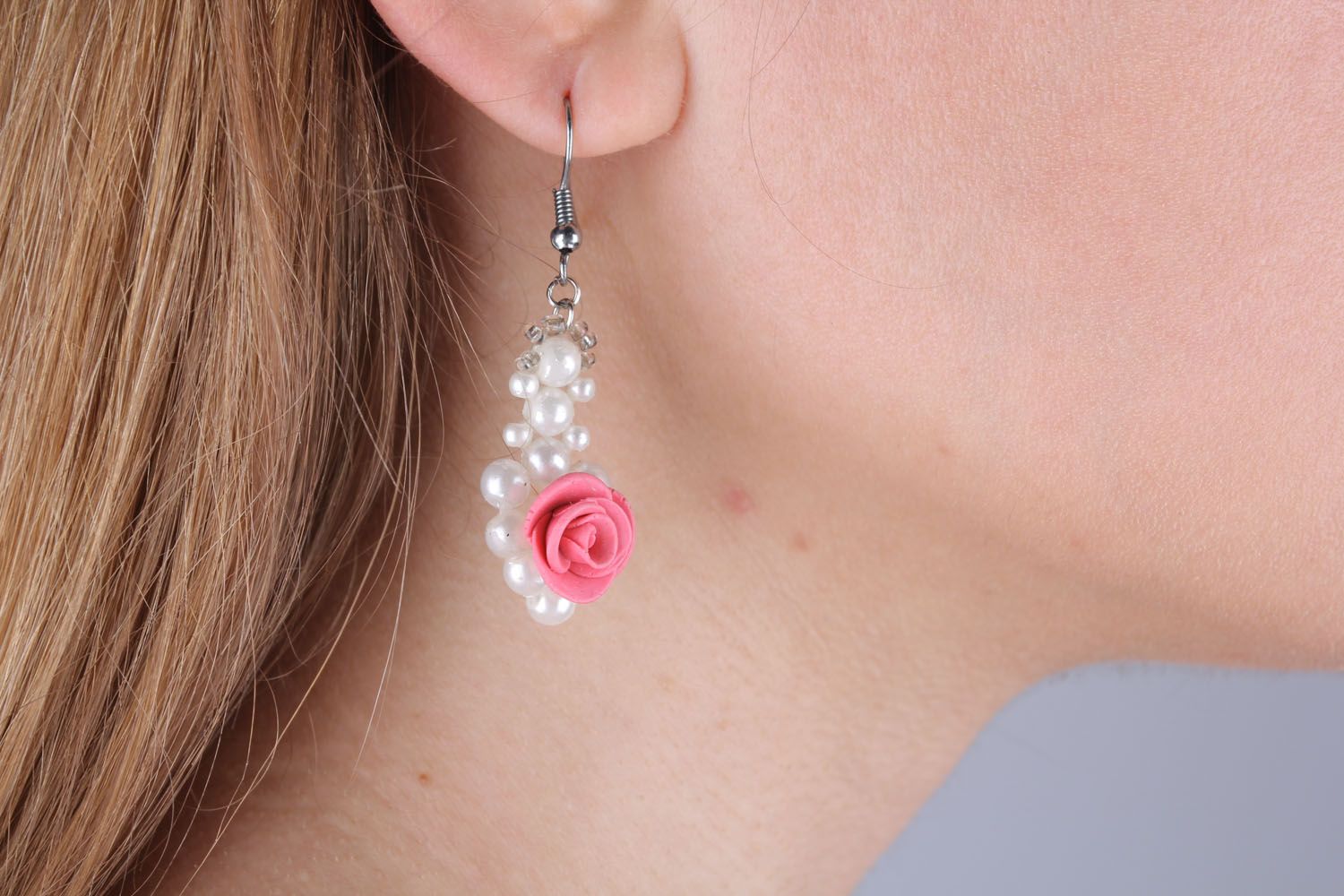 Boucles d'oreilles fleurs en pâte polymère et perles fantaisies photo 5