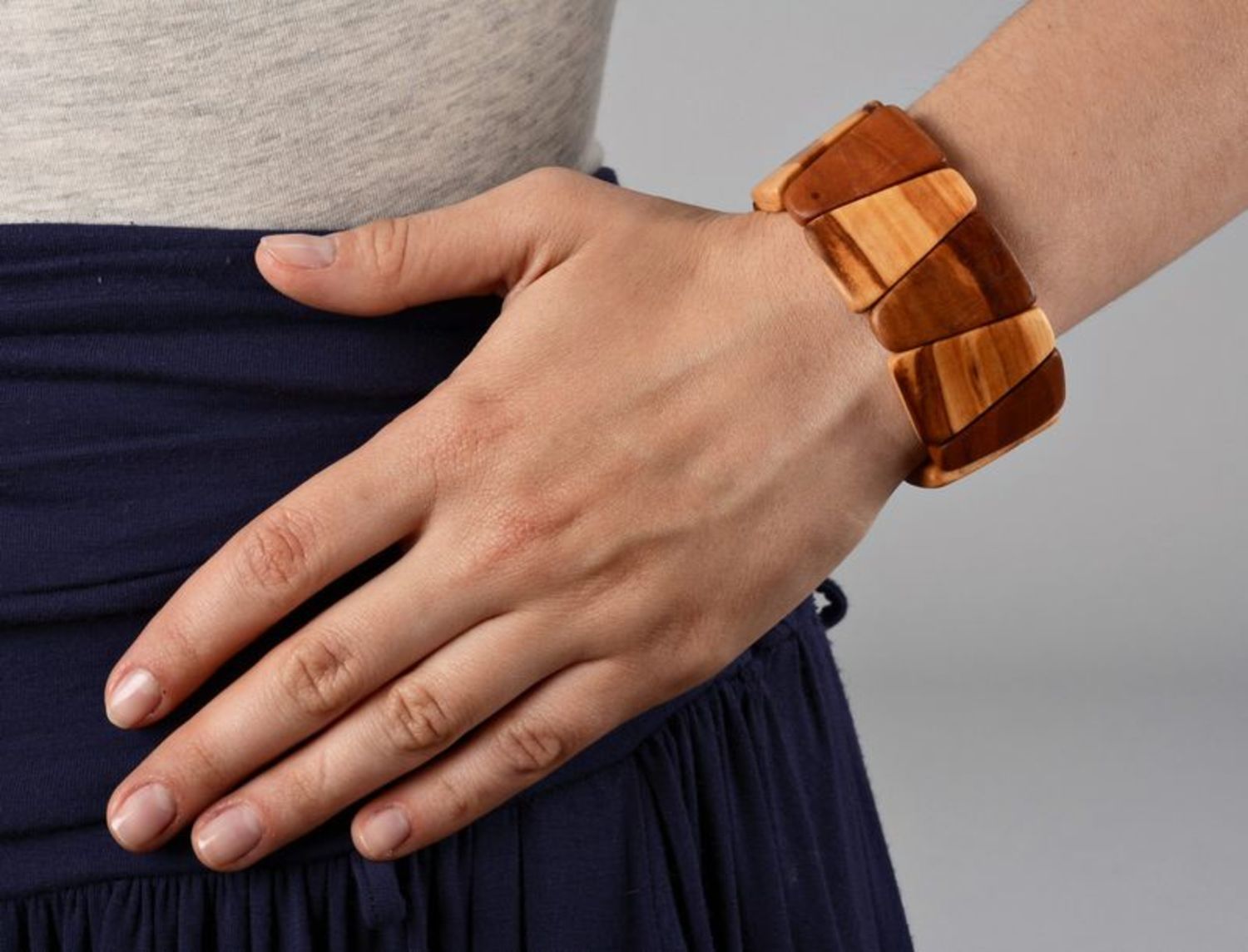 Bracciale di legno fatto a mano braccialetto marrone braccialetto da polso
 foto 5