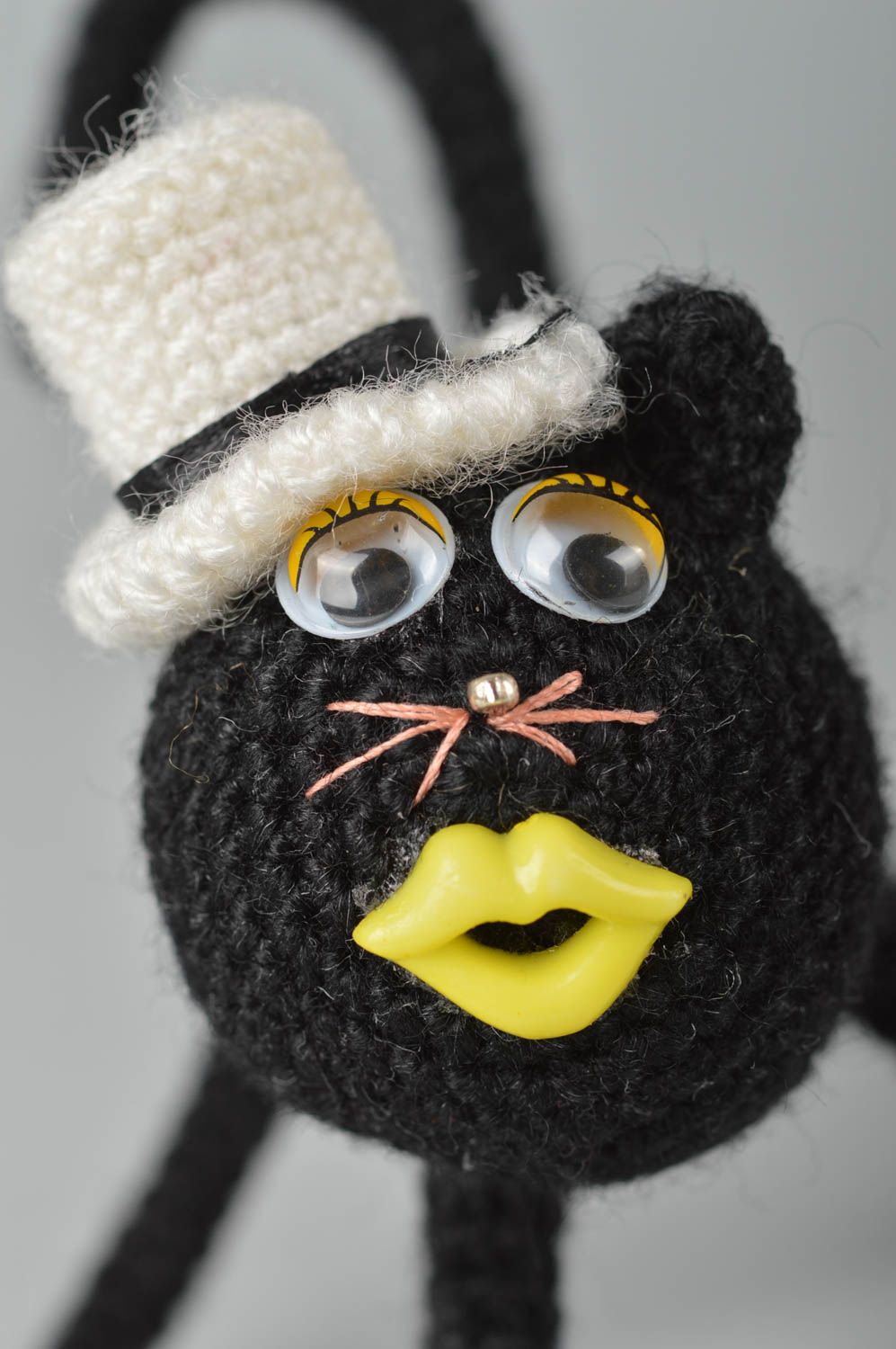 Peluche chat noir Jouet fait main tricoté en fils acryliques Cadeau enfant photo 4
