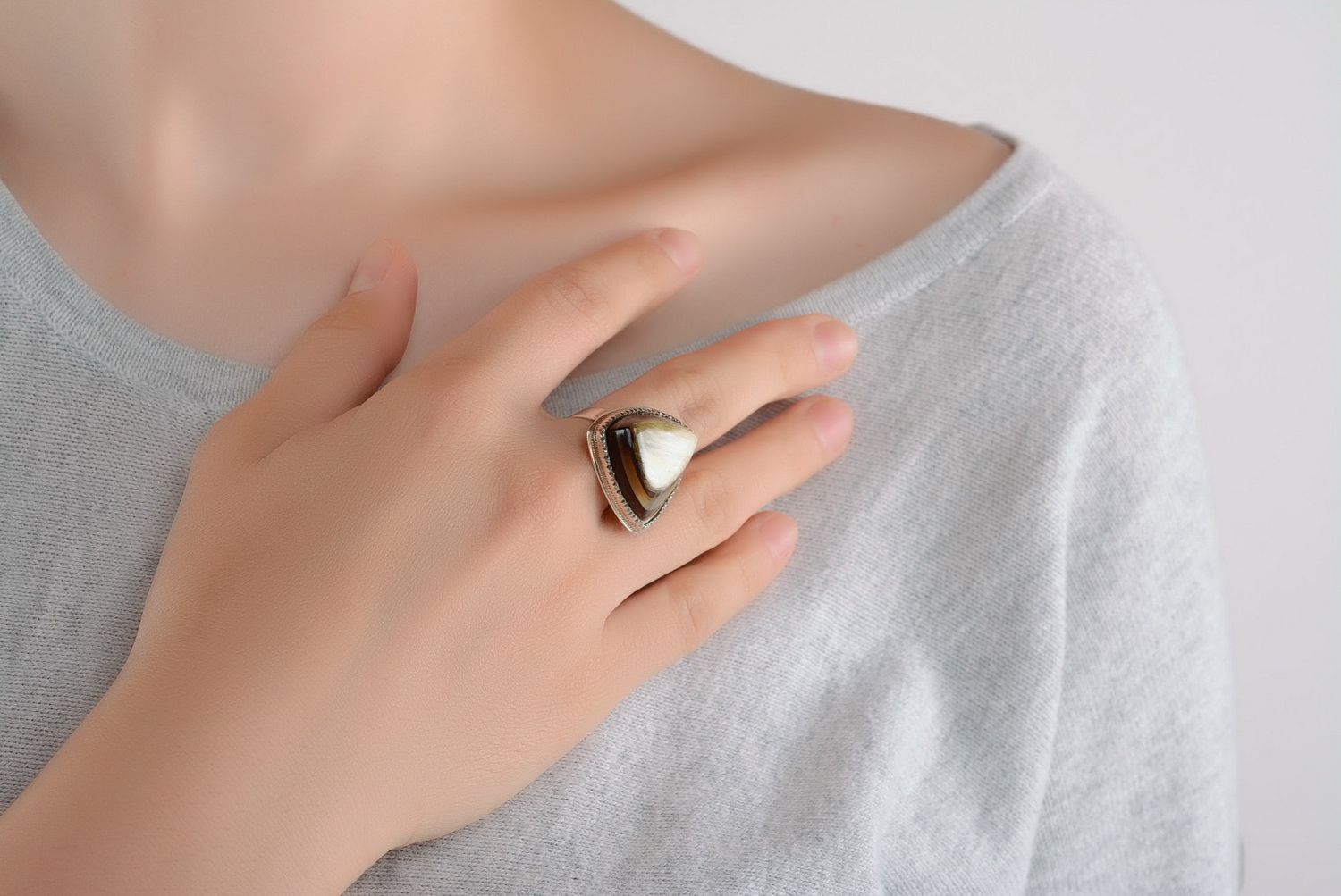 Серебряное кольцо с рогом фото 1