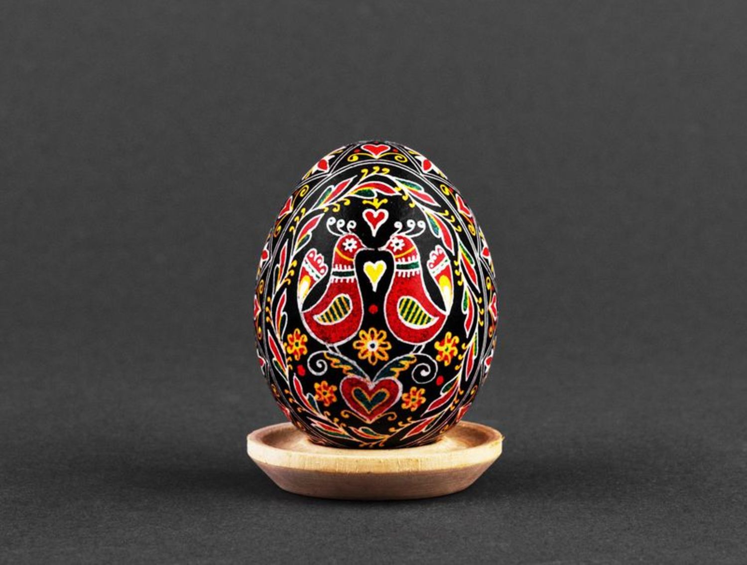 Huevo de Pascua pintado hecho a mano foto 2